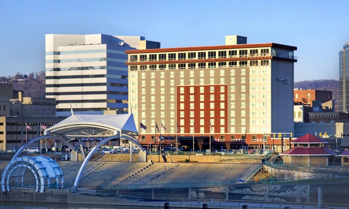 Charleston Hotel | Comfortable Four Points by Sheraton Charleston Awaits You