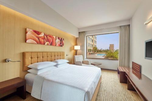 Clover Park Hotel | Explore Four Points by Sheraton Hotel & Serviced Apartments