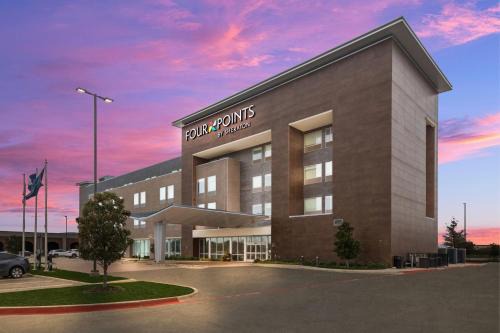 Plano Hotel | Discover Four Points by Sheraton Plano with Pool & Dining