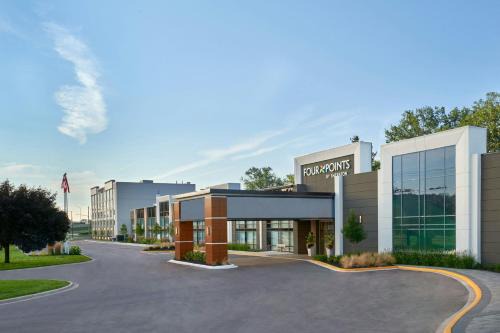 Point Edward Hotel | Relaxing Retreat at Four Points by Sheraton Point Edward