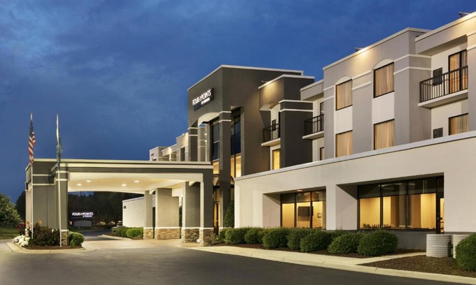 Northeast Raleigh Hotel | Discover Four Points by Sheraton Raleigh North Hotel Stay
