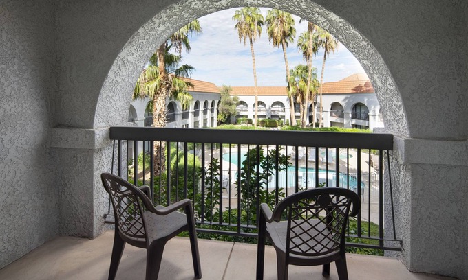 Tucson Hotel | Pet-Friendly Getaway at Four Points by Sheraton Tucson