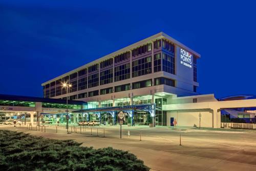 Belle Mina Hotel | Explore Four Points Huntsville Airport with Family-Friendly Amenities
