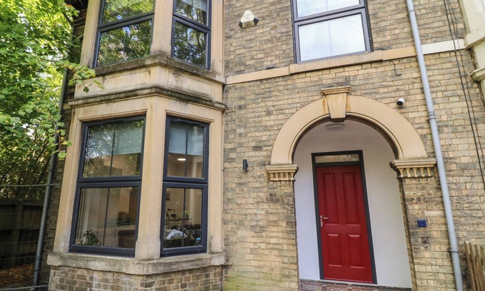 Peterborough Cottage | FOUR, romantic in Peterborough