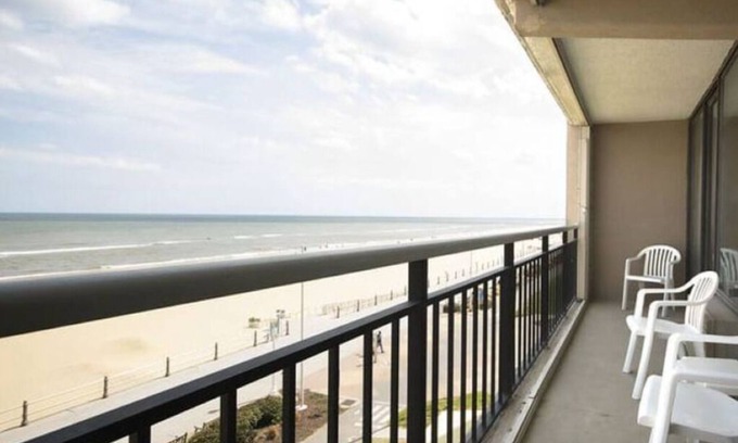 Northeast Virginia Beach Resort | Oceanfront Condos at Four Sails Resort with Spectacular Views