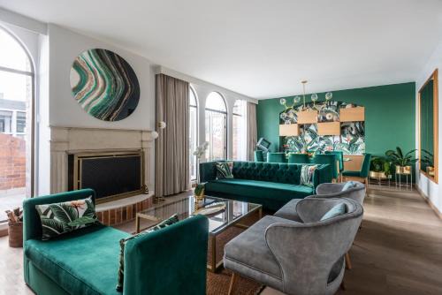Zona Rosa Hotel | Discover Four Seasons Hotel Bogota: 5-Star Pet-Friendly Retreat