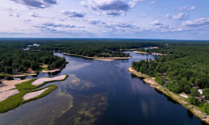 Gladwin House | Unforgettable Four Seasons Retreat with Ocean Views & Spa