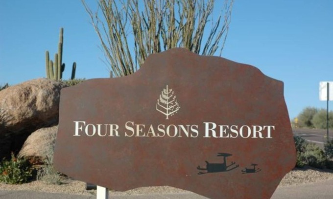Troon North Resort | Unforgettable Four Seasons Scottsdale Stay with Spa & Breakfast