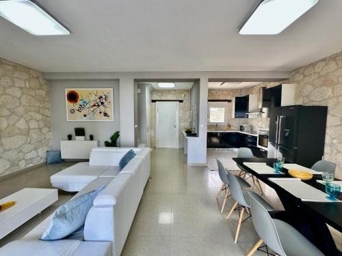 Kriopigi Villa | Four Seasons - The Eco Friendly Villa