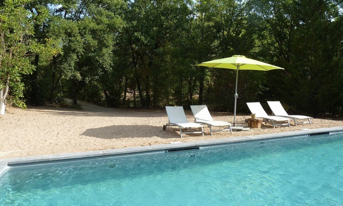 Lorgues Apartment | Relaxing Gite with Private Pool in Scenic Surroundings