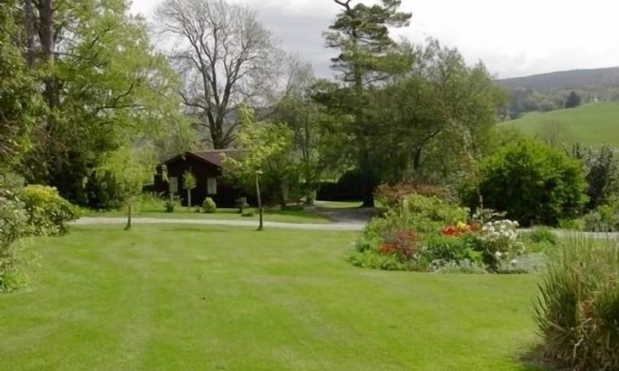 Minehead Cabin | Elegant Lodge with Breathtaking Views Near Beach and Pubs