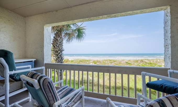 Crescent Beach Condo | Relax at Four Winds I-9T: Pools, Tennis & Ocean Views