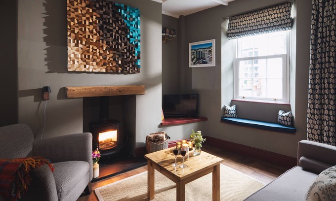 Calstock Cottage | Cozy Self-Catering Cottage at Fourteen Providence Place