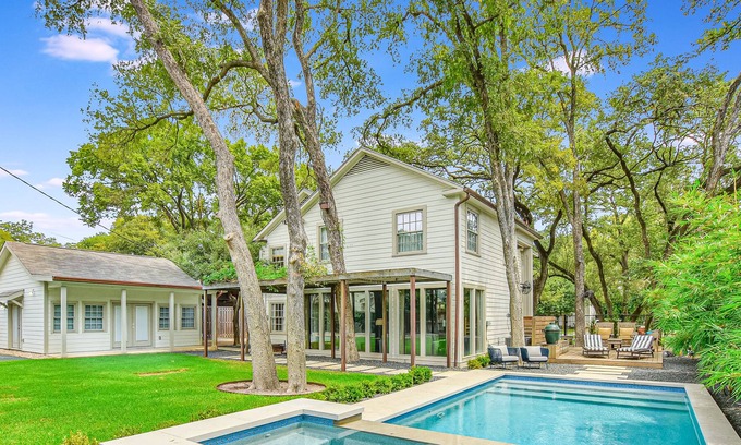Pemberton Heights House | Get a Fourth Night Free at Downtown Oasis: Pool & Spa Fun
