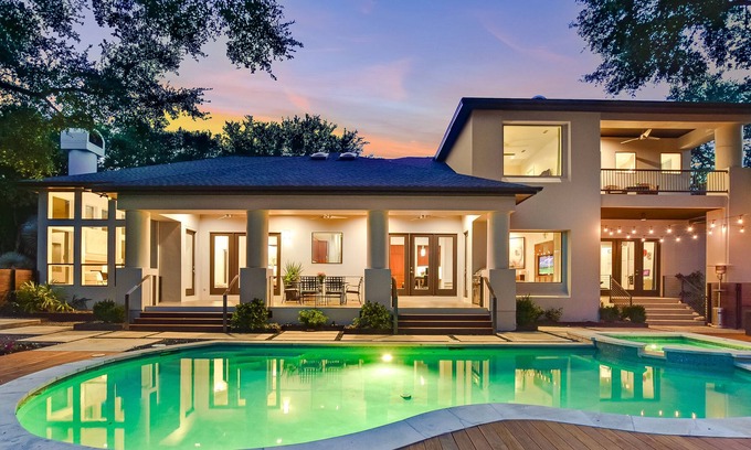 Austin House | Fourth Night Free* I Large Groups/Events | Pool&Spa | View
