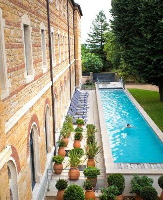 La Sarra - Saint Just Hotel | Discover Fourvière Hôtel: Pet-Friendly Retreat with Spa