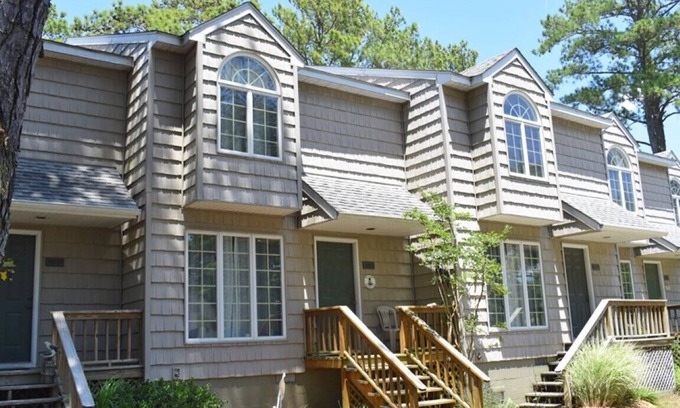 Chincoteague House | Ideal Getaway at Fowling View with Spa and Hot Tub