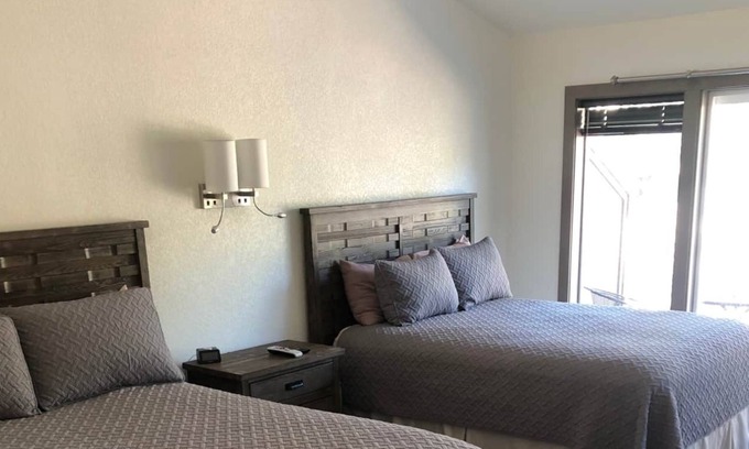 Red Feather Lakes Apartment | Fox Acres Double Queen Superior