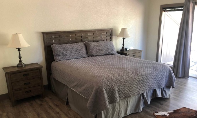 Red Feather Lakes Apartment | Fox Acres Superior King Room