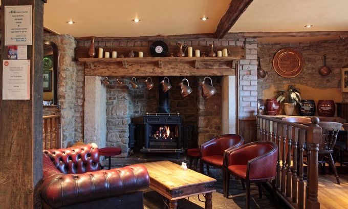Barrow Gurney Hotel | Welcoming Fox & Goose, Barrow Gurney - 4-Star Family Retreat
