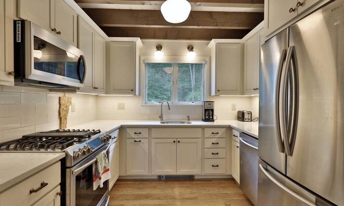 Ludlow Condo | Fox Run Condo: Stunning Views of Okemo Await You!