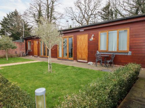 Fareham House | Delightful Stay at Fox's Den - 5-Star with Pool Access