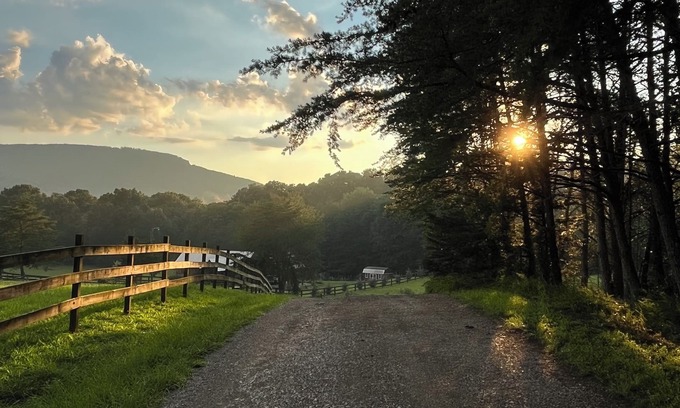 Rising Fawn Cottage | Fox View Cottage: Pet-Friendly Retreat with Breathtaking Views