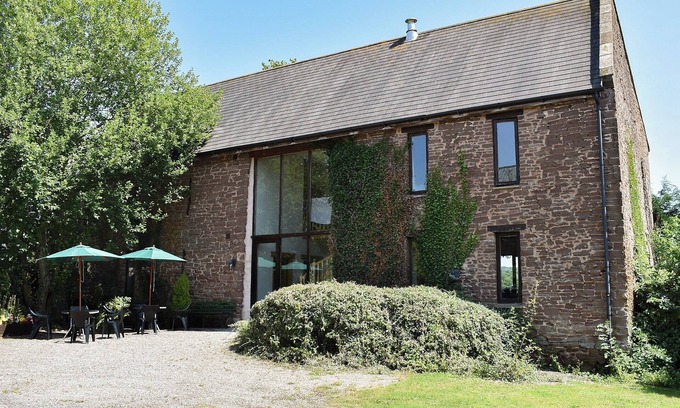 Marstow Cottage | Pet-Friendly 6 Bedroom Retreat in Marstow with Pool