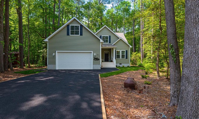 Ocean Pines House | Oceanfront Retreat: Foxes Den in Ocean Pines Awaits You