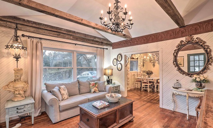 Westwood Place Cottage | Foxglove Cottage: Cozy Retreat in Walkable West Asheville