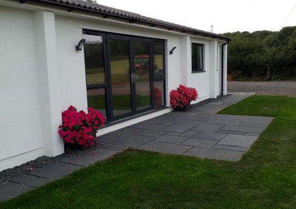 Lulsgate Bottom Bed & Breakfast | Discover Foxholes Accommodation: Rated 9/10 with Great Amenities
