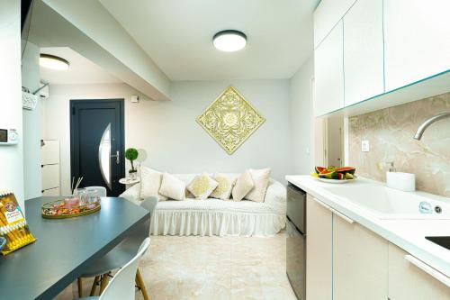 Alepou Apartment | Inviting Foxy Summer House with Pool for Your Getaway
