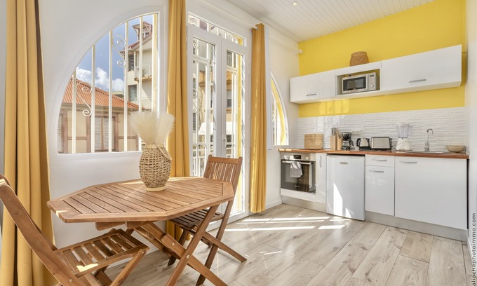 Fort-de-France Apartment | Oceanfront Foyal Suites: Guest Rated 9.8 with Breakfast