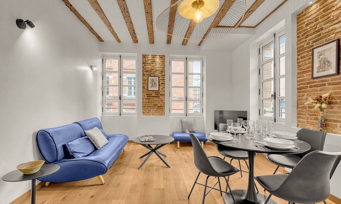 Saint-Georges Apartment | Central Frère Jacques Apartment with Spa and Family Amenities