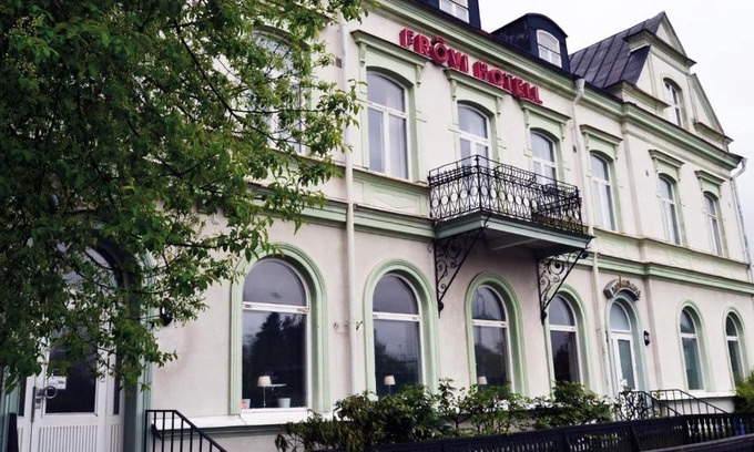 Frovi Hotel | Comfortable Stay at Frövi Hotell - Pet Friendly & Family Oriented