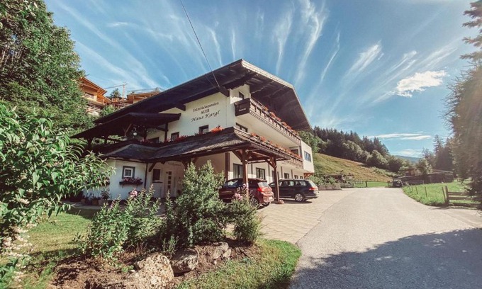 Gleiming Bed & Breakfast | Guest Rated: 9/10 at Frühstückspension Auer - Haus Kargl