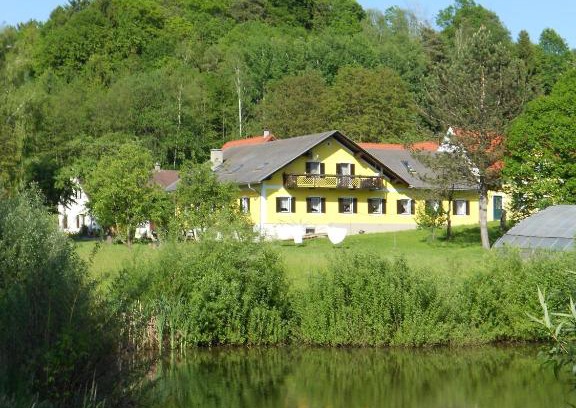 Bad Waltersdorf Bed & Breakfast | Top-Rated Frühstückspension Krump with Oceanfront Views