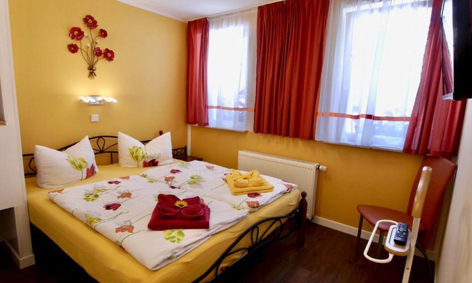Eisenach House | Experience Comfort at Pension Metilstein with Spa & Hot Tub
