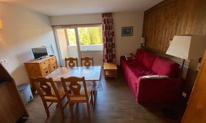Autrans-Meaudre-en-Vercors Apartment | Cozy Apartment in Autrans for 4 with Spa & Kitchen