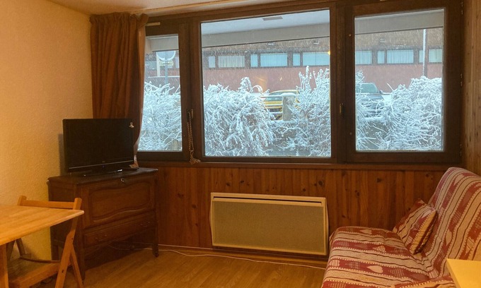 Besse-et-Saint-Anastaise Apartment | Cozy studio for 4 in Super Besse, ski-in/ski-out access