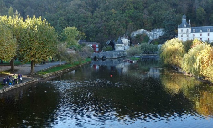 Brantome-en-Perigord Cottage | Family-Friendly Gite Brantôme en Périgord with Kitchen