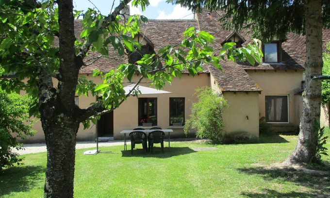 Rosnay Cottage | Inviting Gite de Brenne - Perfect for Families & Pets
