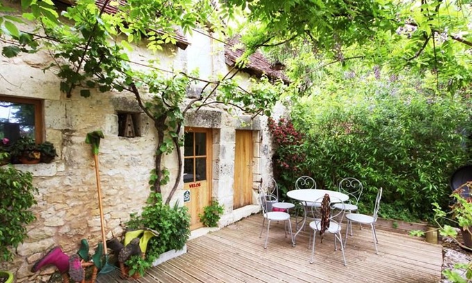 Pouligny-Saint-Pierre Cottage | Eco-renovated barn in the heart of nature