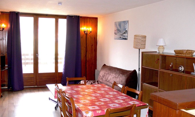 Gouaux-de-Larboust Apartment | Cozy 1-Bedroom Apartment for 6 with Pet-Friendly Amenities