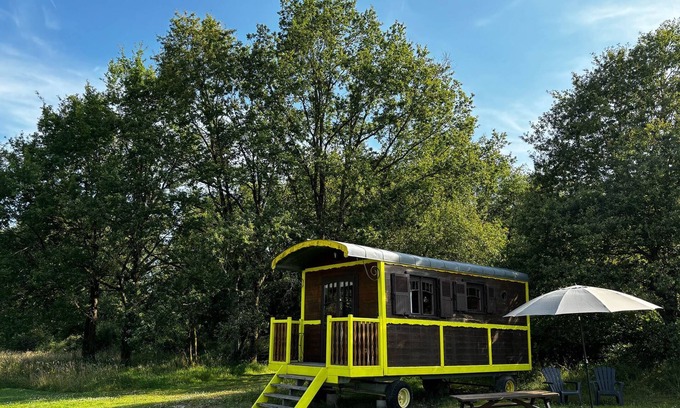La Chapelle-Blanche-Saint-Martin Ski Chalet | Buttercup trailer