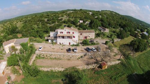 La Vacquerie-et-Saint-Martin-de-Castries House | Oceanfront Gîte de Gazelle: Guest Rated 10/10 with Hot Tub