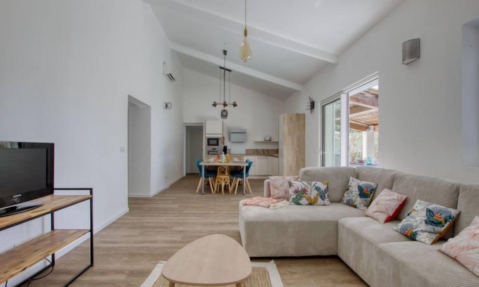 La Madrague House | Discover Relaxation at Le Grand Pin by Interhome