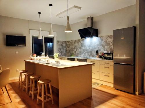 Sarria Apartment | Franca Premium 2: Family-Friendly Retreat with Top Ratings