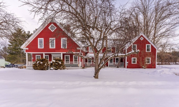 Franconia Apartment | Family-Friendly 2BR Ski Retreat near Cannon Mtn, Pets Welcome!