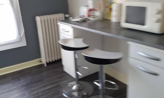 Boulogne-sur-Mer House | Cozy Franglais Flats: Family-Friendly with Breakfast Included